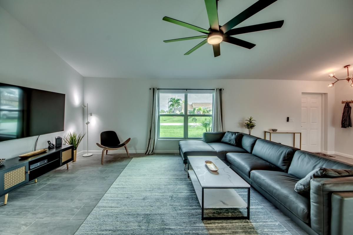 12-Family-Room