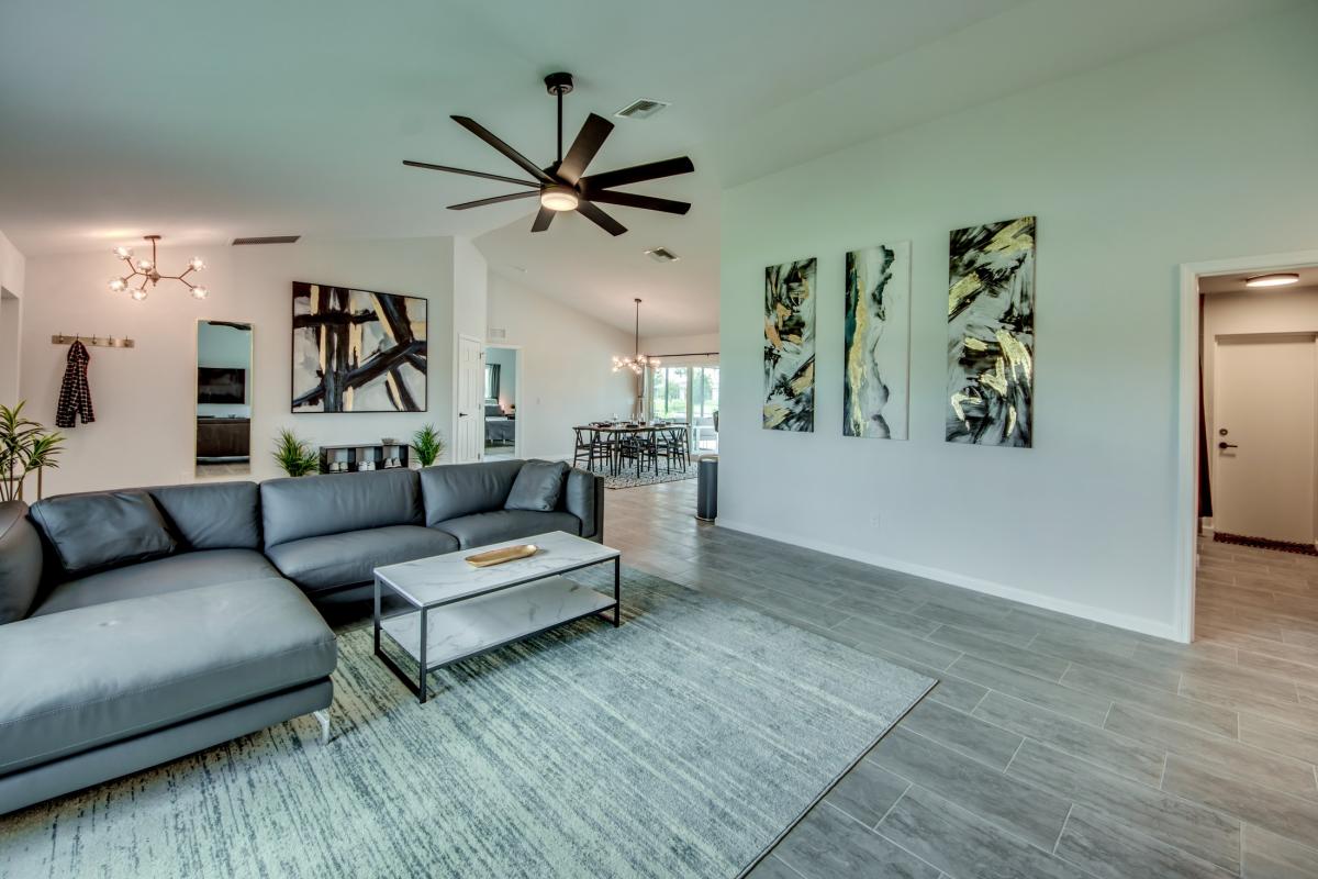 14-Family-Room