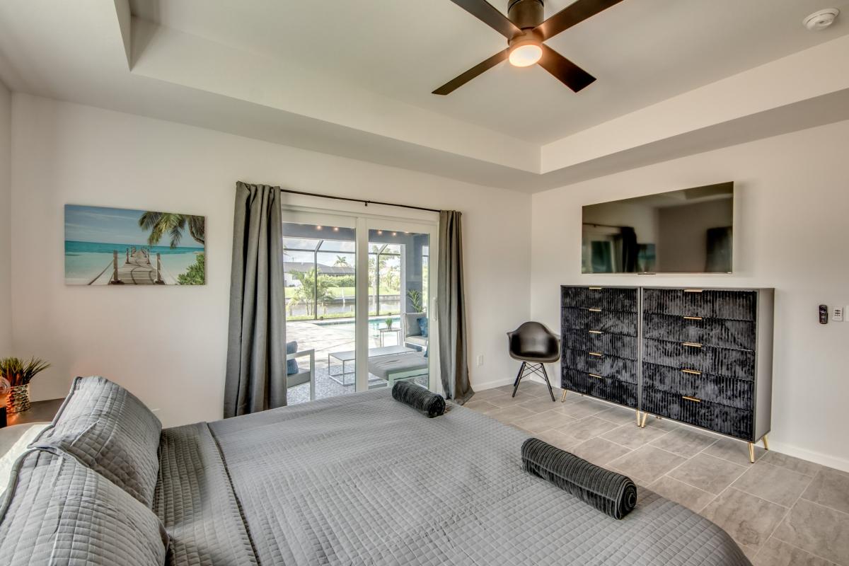 32-Master-Bedroom