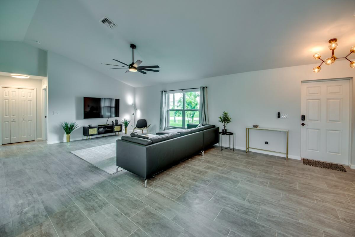 8-Family-Room