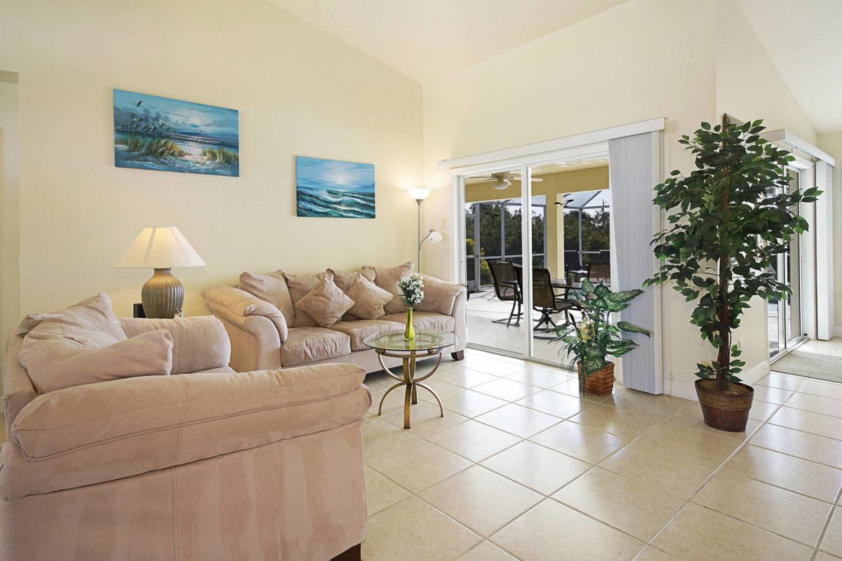 Villa Cimarron - Waterfront Pool Home, Kayaks & Bikes - Bild 14