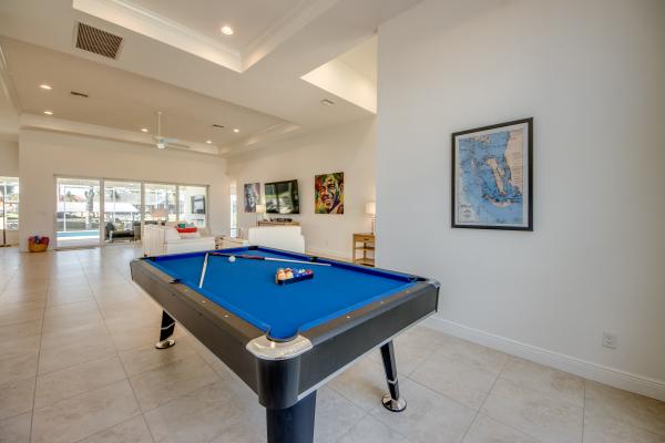 Villa Apricity - Gulf Access Luxury Villa with Pool Table - Bild 2