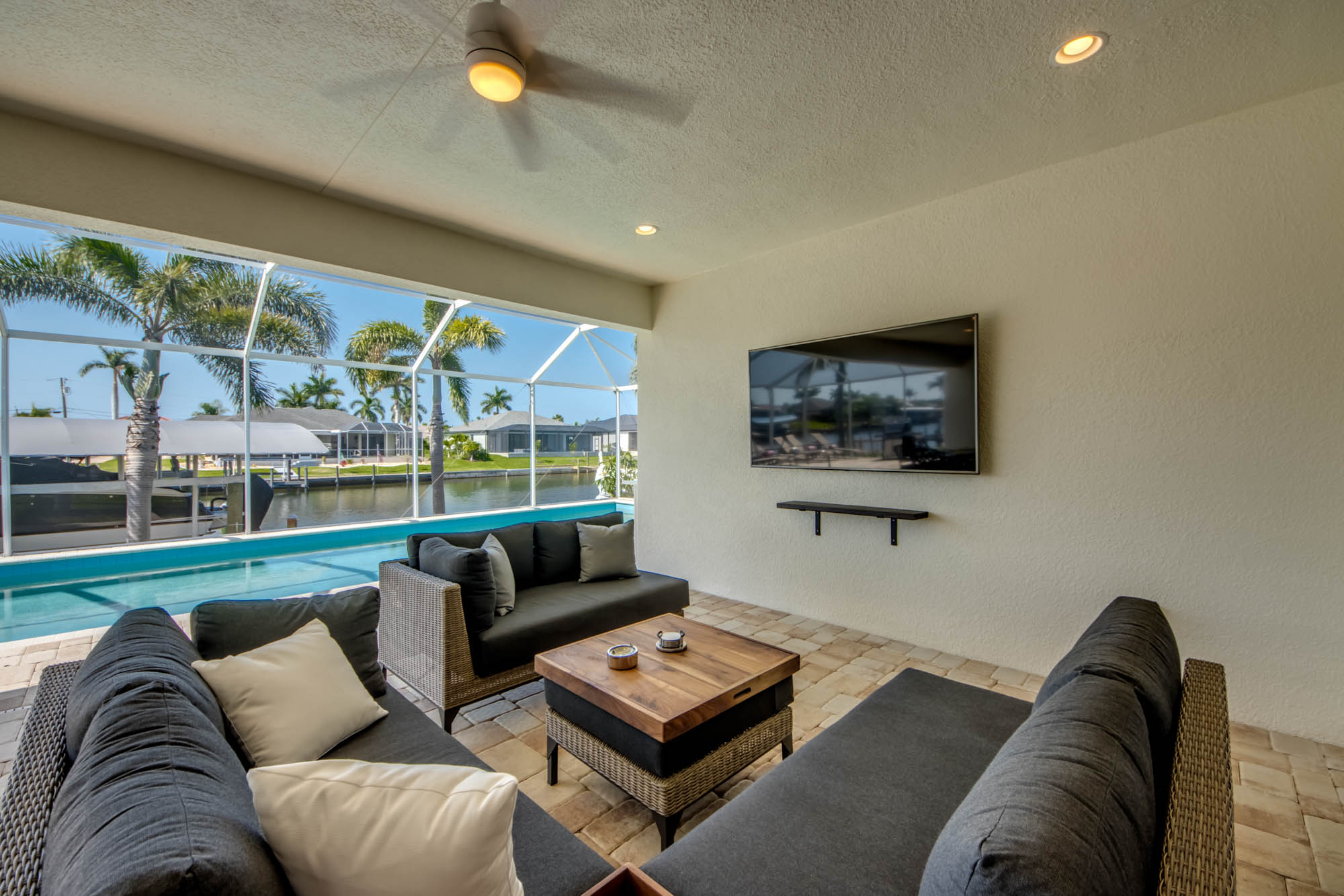 Villa Apricity - Gulf Access Luxury Villa with Pool Table - Bild 6