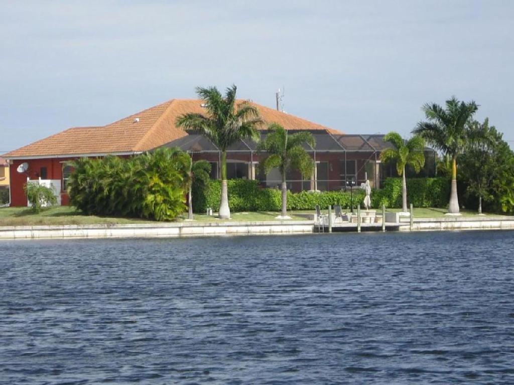 Villa Princess – South-Facing Pool & Lake Views - Bild 25