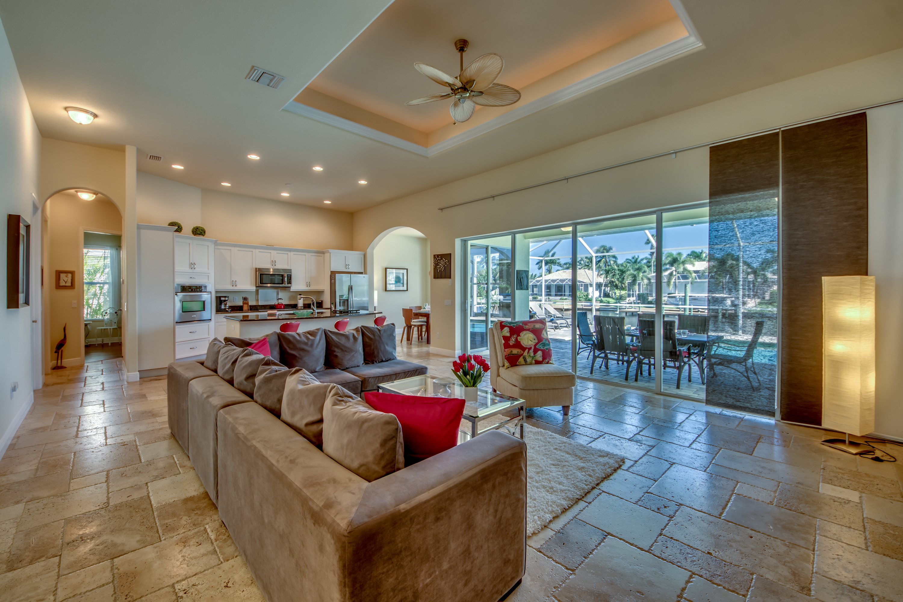 Villa La Favorita – Heated Saltwater Pool & Private Boat Dock on the Canal - Bild 3
