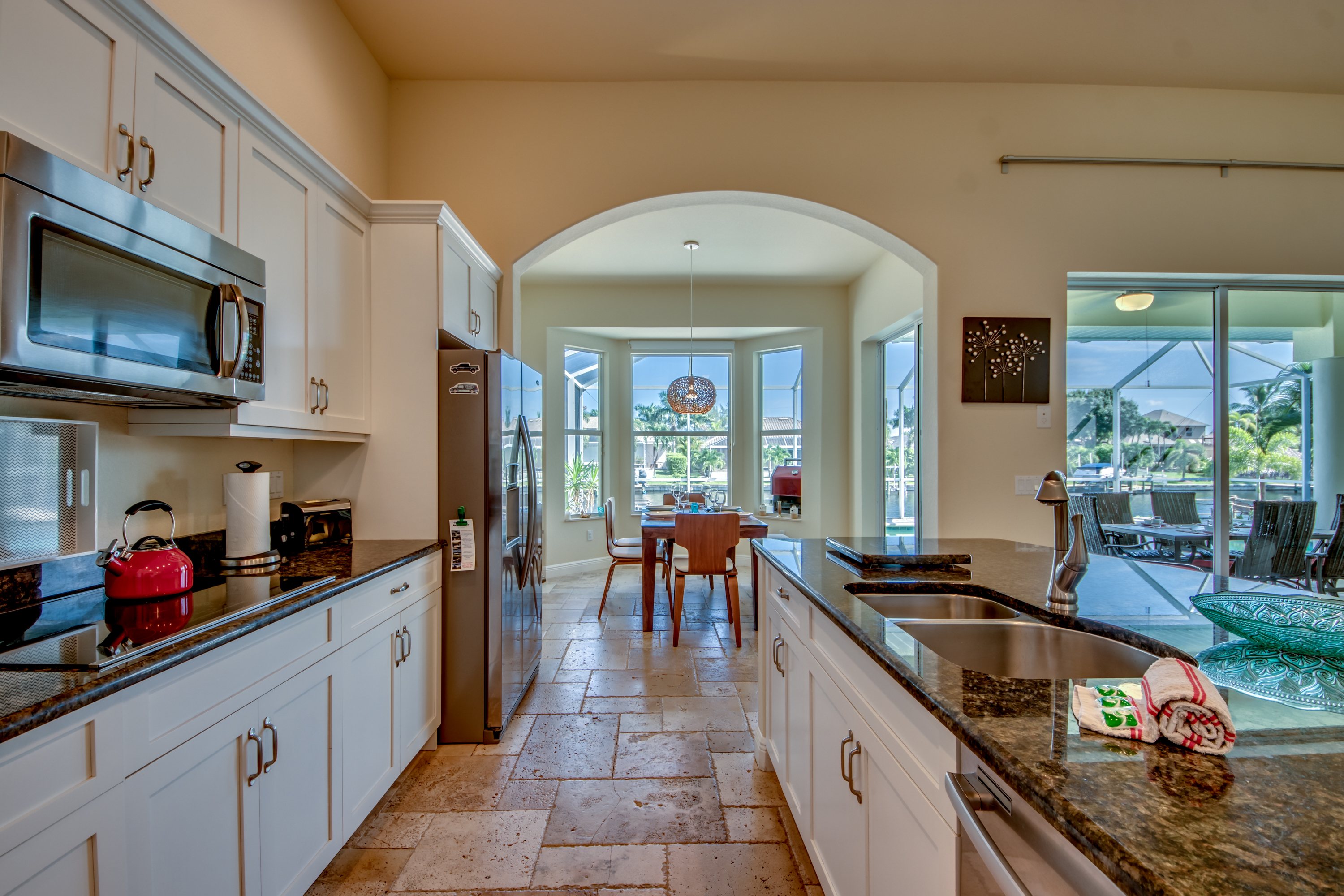 Villa La Favorita – Heated Saltwater Pool & Private Boat Dock on the Canal - Bild 19