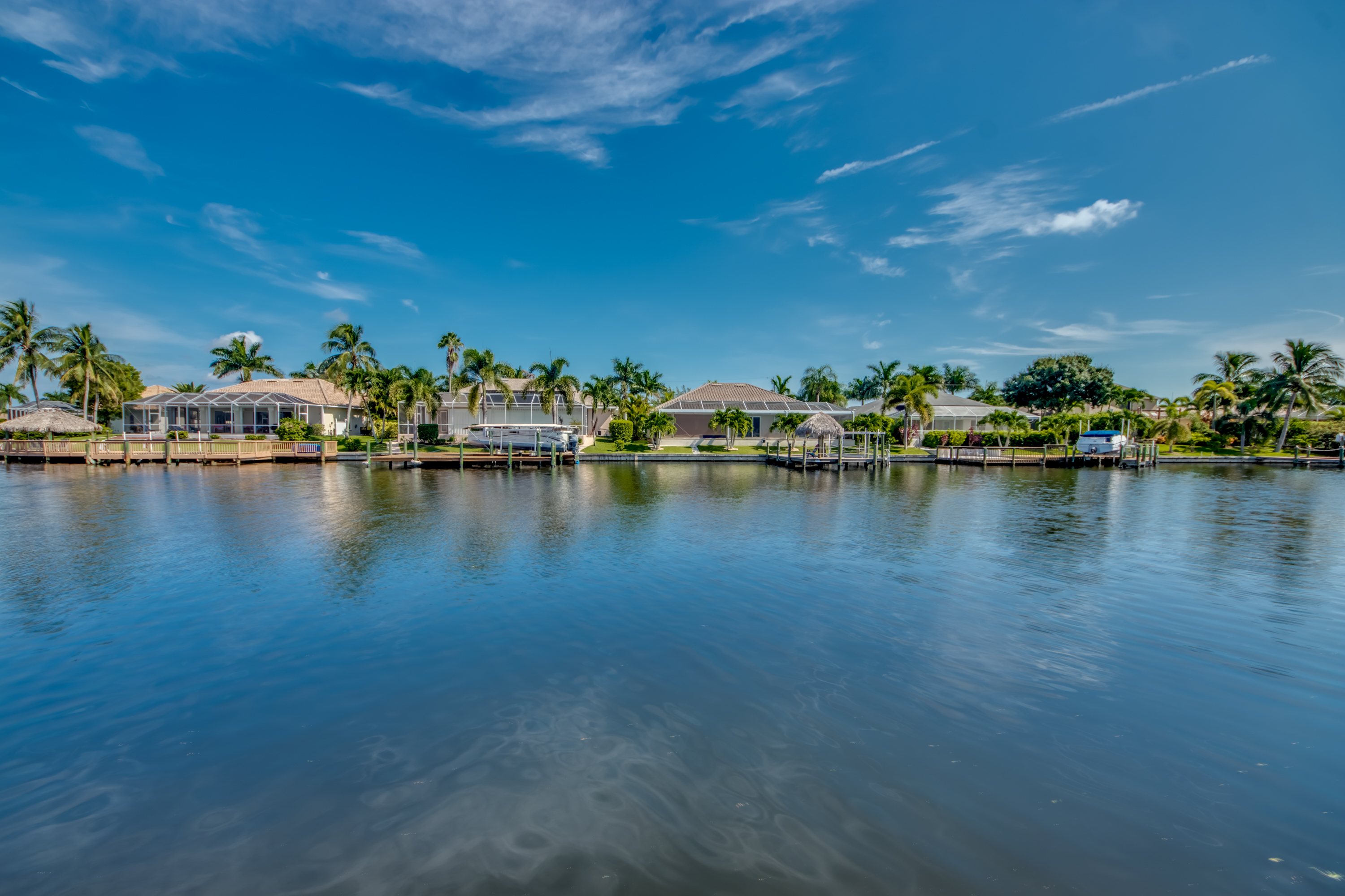 Villa La Favorita – Heated Saltwater Pool & Private Boat Dock on the Canal - Bild 2