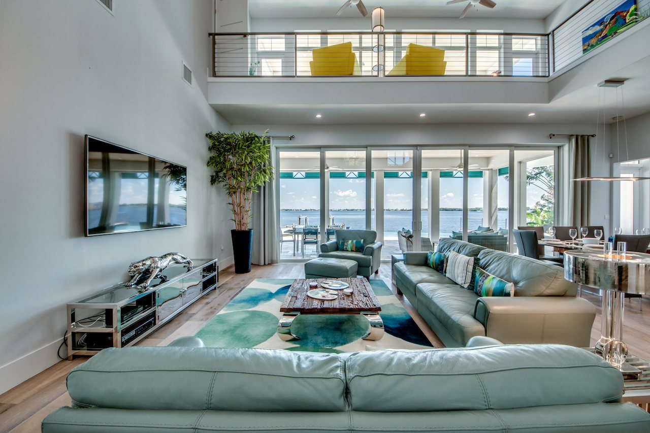 Villa Bequia – Heated Infinity Pool, Hot Tub & Private Boat Dock on the River - Bild 5