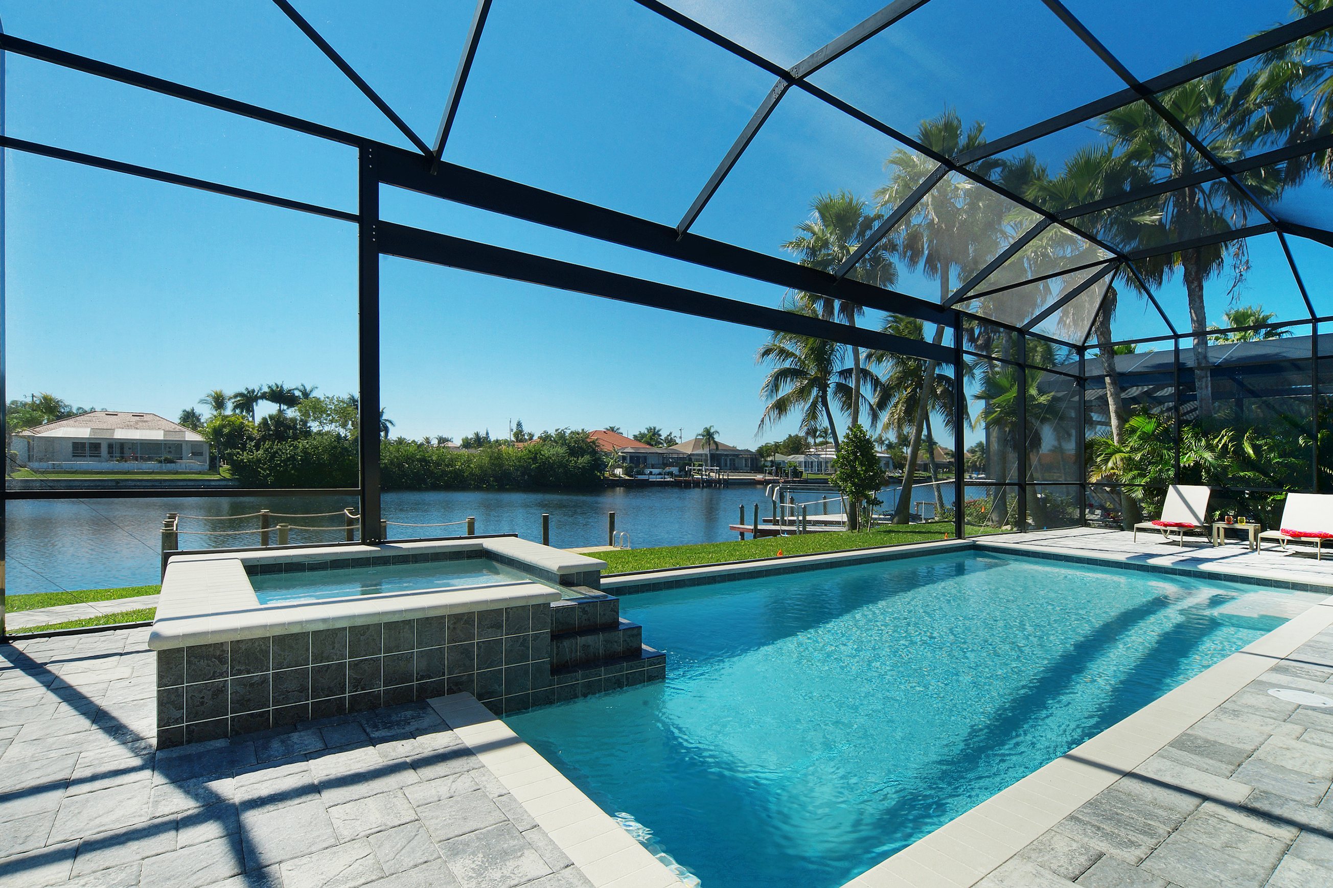 Villa Capricorn – Heated Saltwater Pool, Hot Tub & Private Boat Dock on the Canal - Bild 2