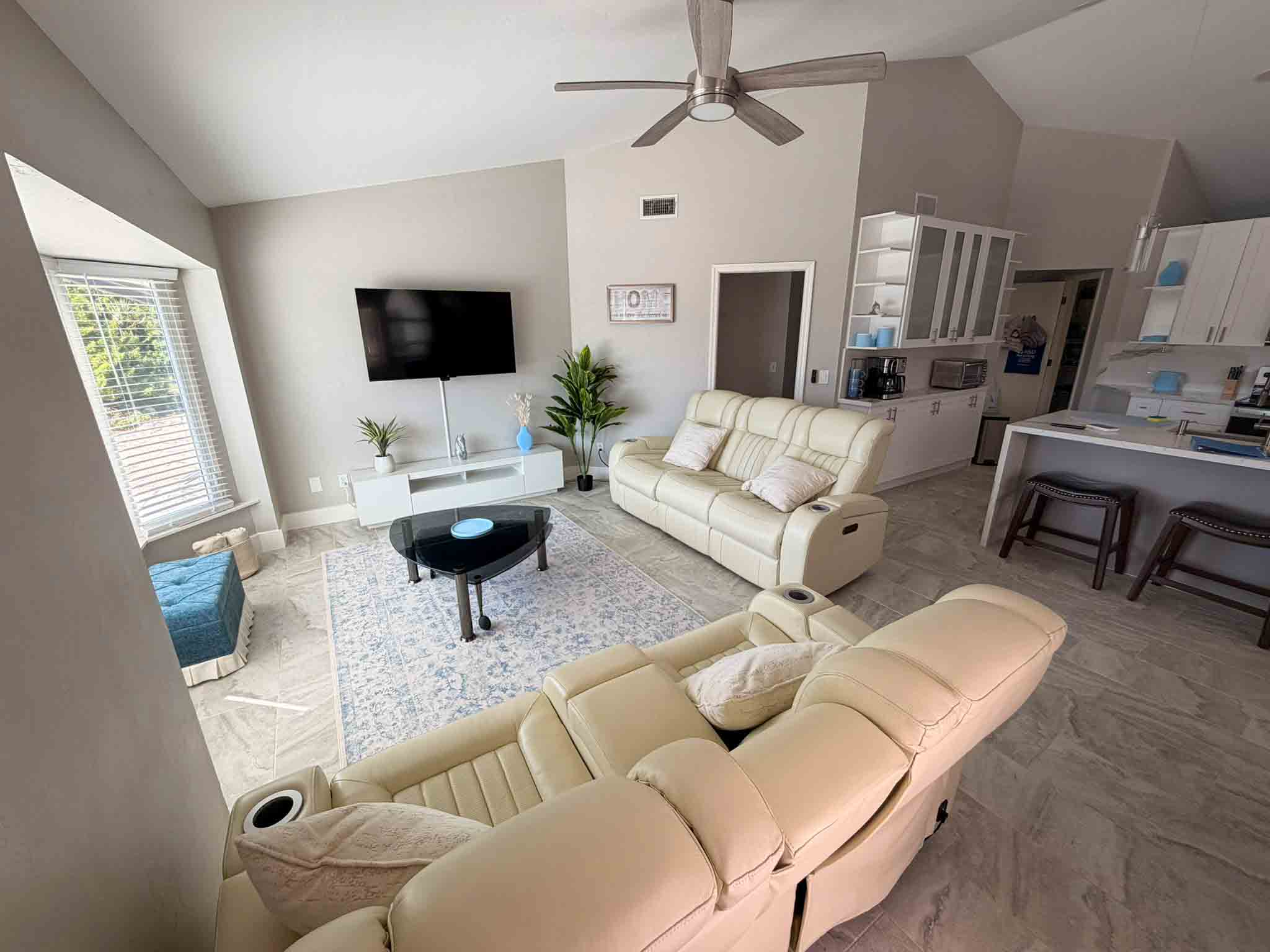 Villa Mia - Newly Remodeled, Waterfront, Kayaks & Heated Saltwater Pool - Bild 4